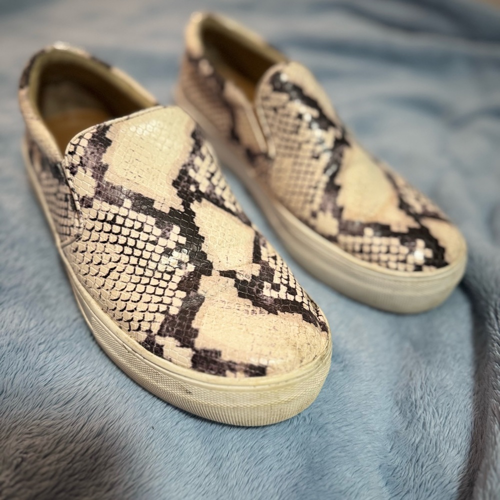 Steve Madden Beige and Black Snakeskin Sneakers